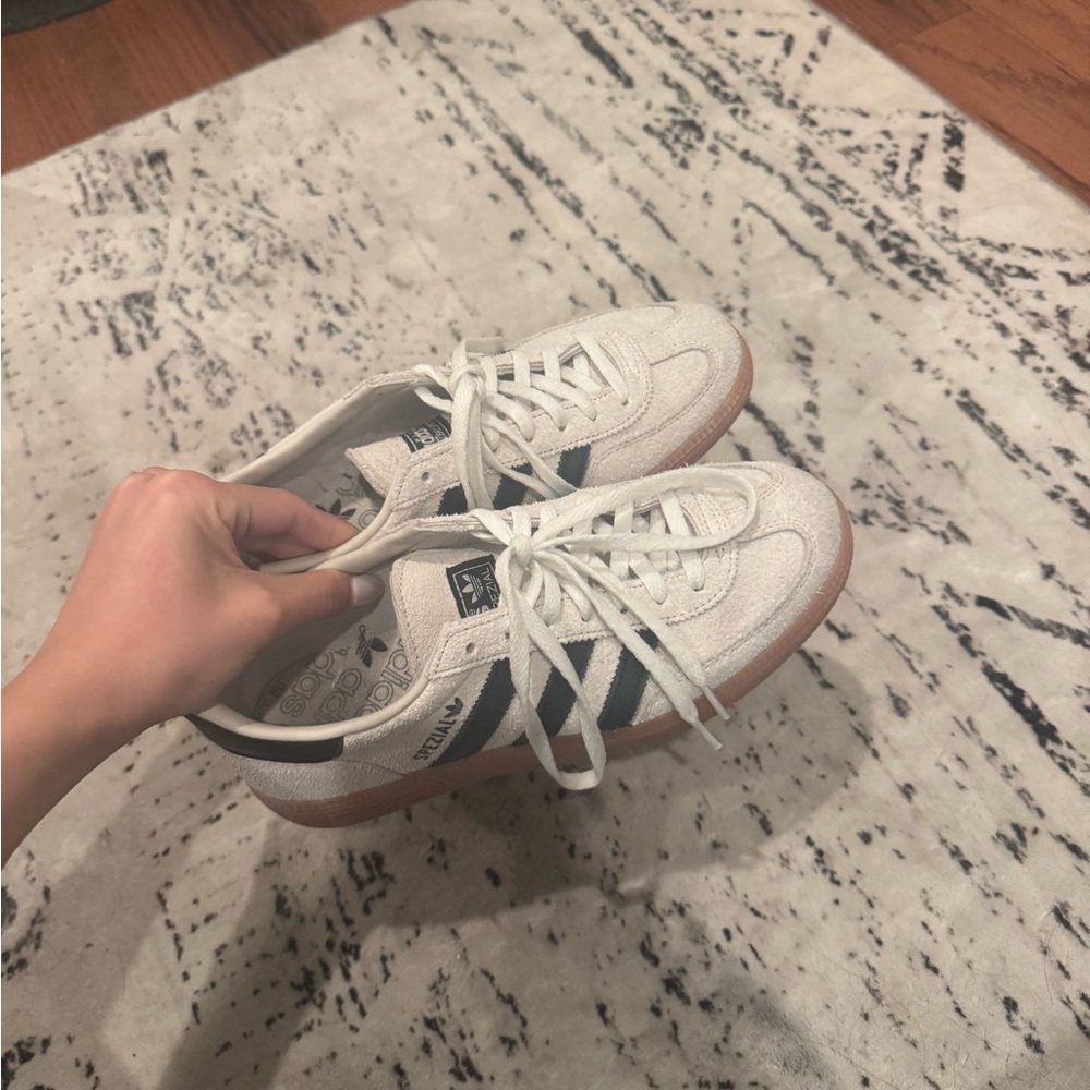 Adidas White and Black Trainers
Rarely worn 
Off white textured color